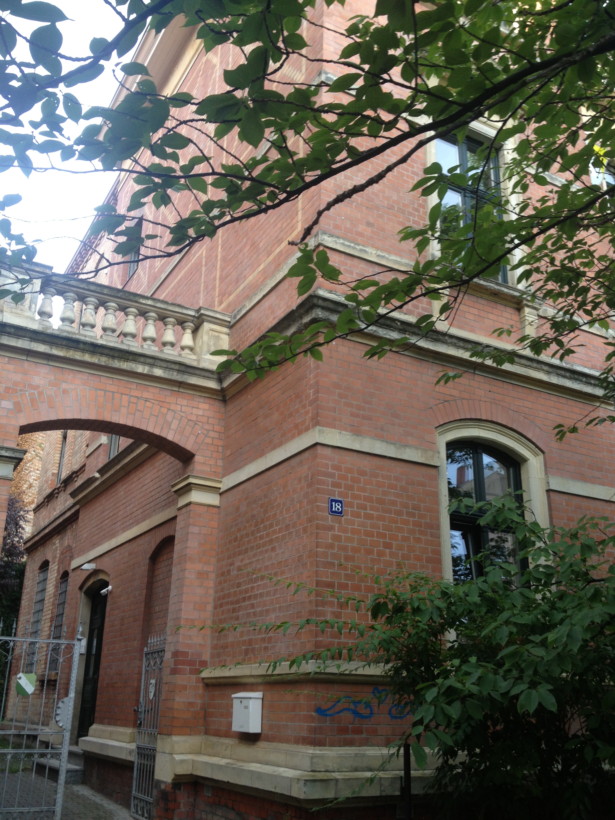 Haus der Vitebergia, Einfahrt